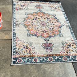 63” X 88” Beautiful Area Rug $65! LQQK! 