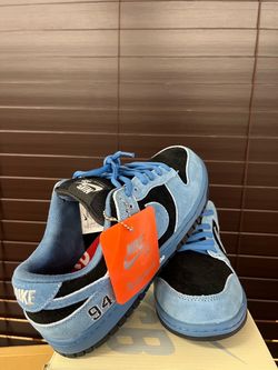 Nike SB x Supreme Dunk Low Blue Black