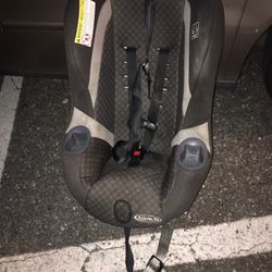 Nice kids adjustable car seat only $40