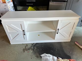 Entertainment center