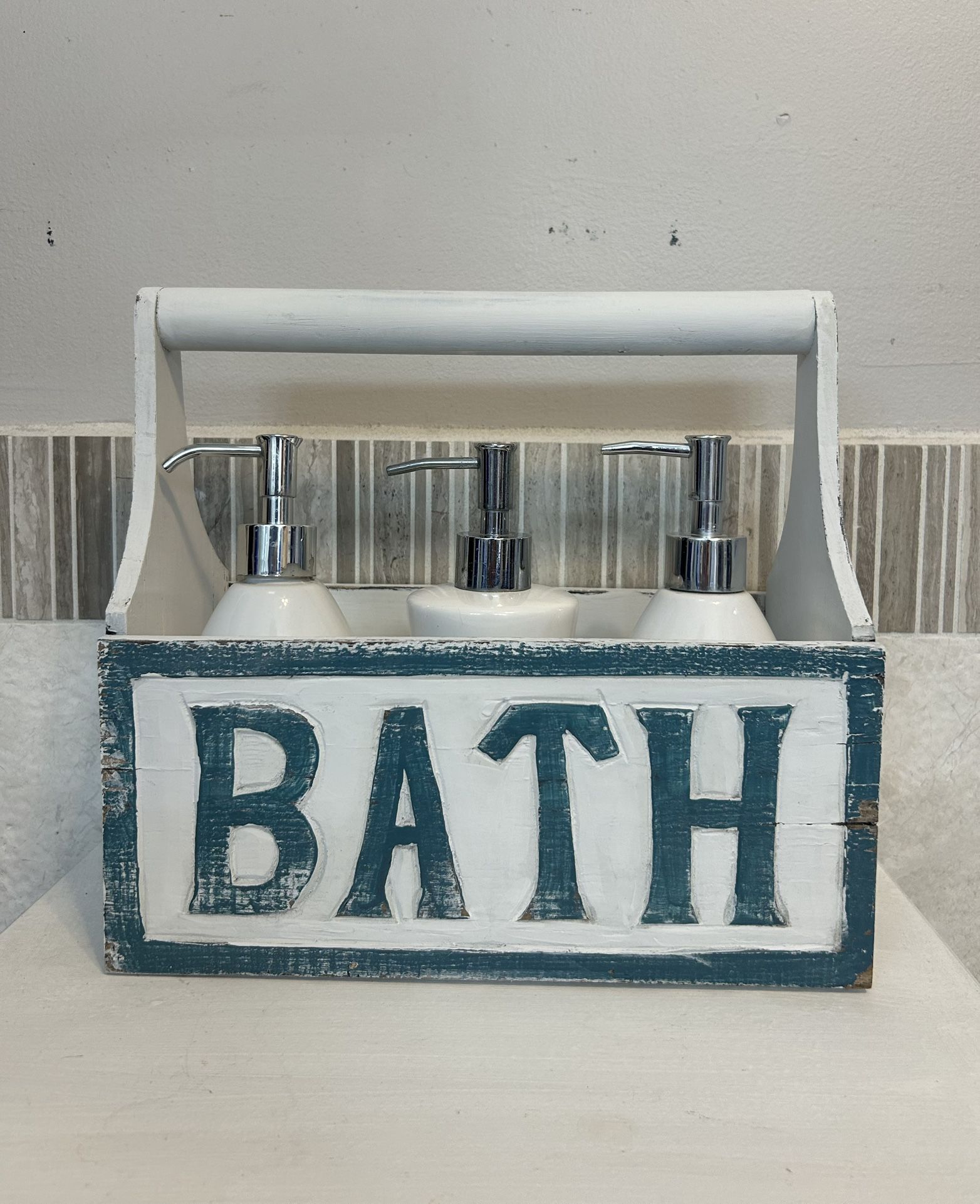 Fabulous Green And White Distressed Tool Box For The Bath…. So Cute. 18 X11