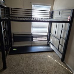Full Size Loft Bed W/desk
