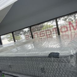 KING SIZE KLUFT AIRELOOM COPPERTECH SILVER (LUXURY-FIRM) MATTRESS & BOX SPRINGS BED SET