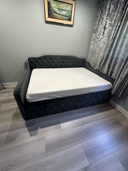 Queen Tufted Dark Grey Daybed
