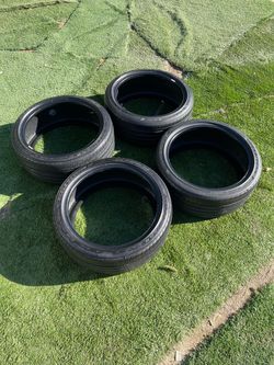 Set of Tires 235/40R19