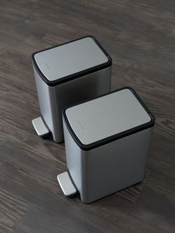 KOHLER 1.6-Gallon/ 6 Litres Step Trash Cans, (2-Pack) for Kitchen and Bathroom– Excellent Condition