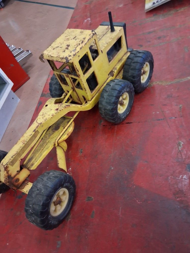  1960s To 1970s  Tonka Vintage Road Grader 