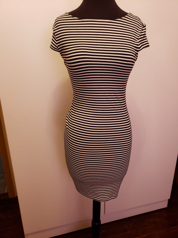 White and black Stretchy dress