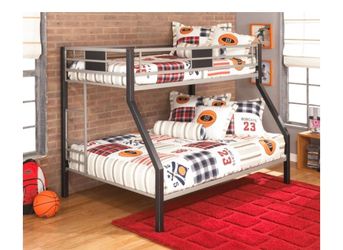 🔥 MOVING SALE – MUST GO ASAP! TWIN OVER FULL METAL BUNK BED + FULL MATTRESS 🔥