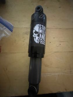 Rear hydraulic shock