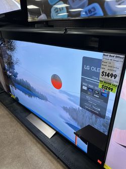 77” LG OLED C4 EVO 4K Smart TV – INSANE Picture