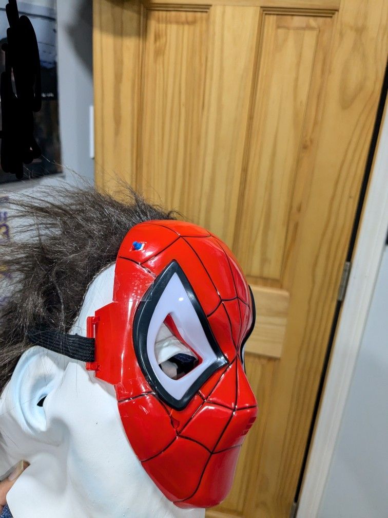 Spiderman Mask And Web Launcher Kid Size Read For Description