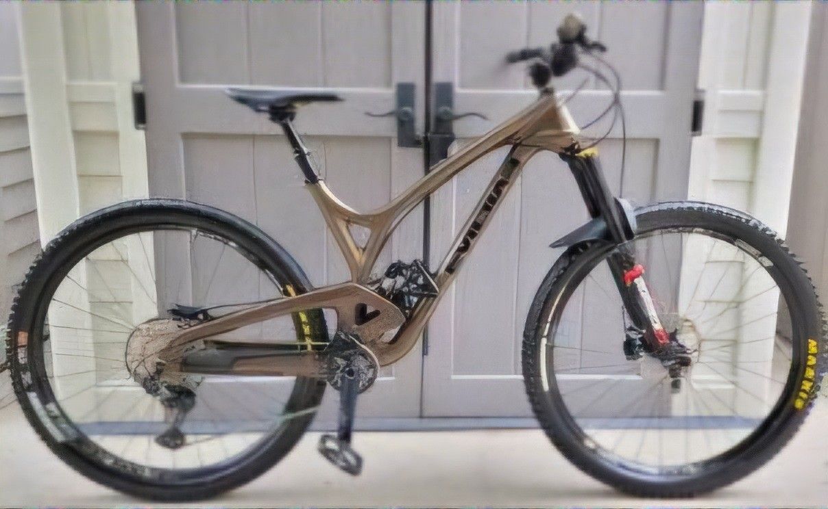 2018 EVIL Wreckoning Carbon 29er Full Suspension Mountain Bike
