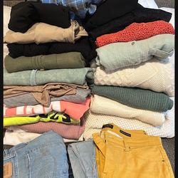 Ropa De Mujer Size 1 y 2 X  Pantalones 14/16 Buenas Condiciones $25 Toda 