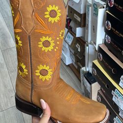 women’s western boots