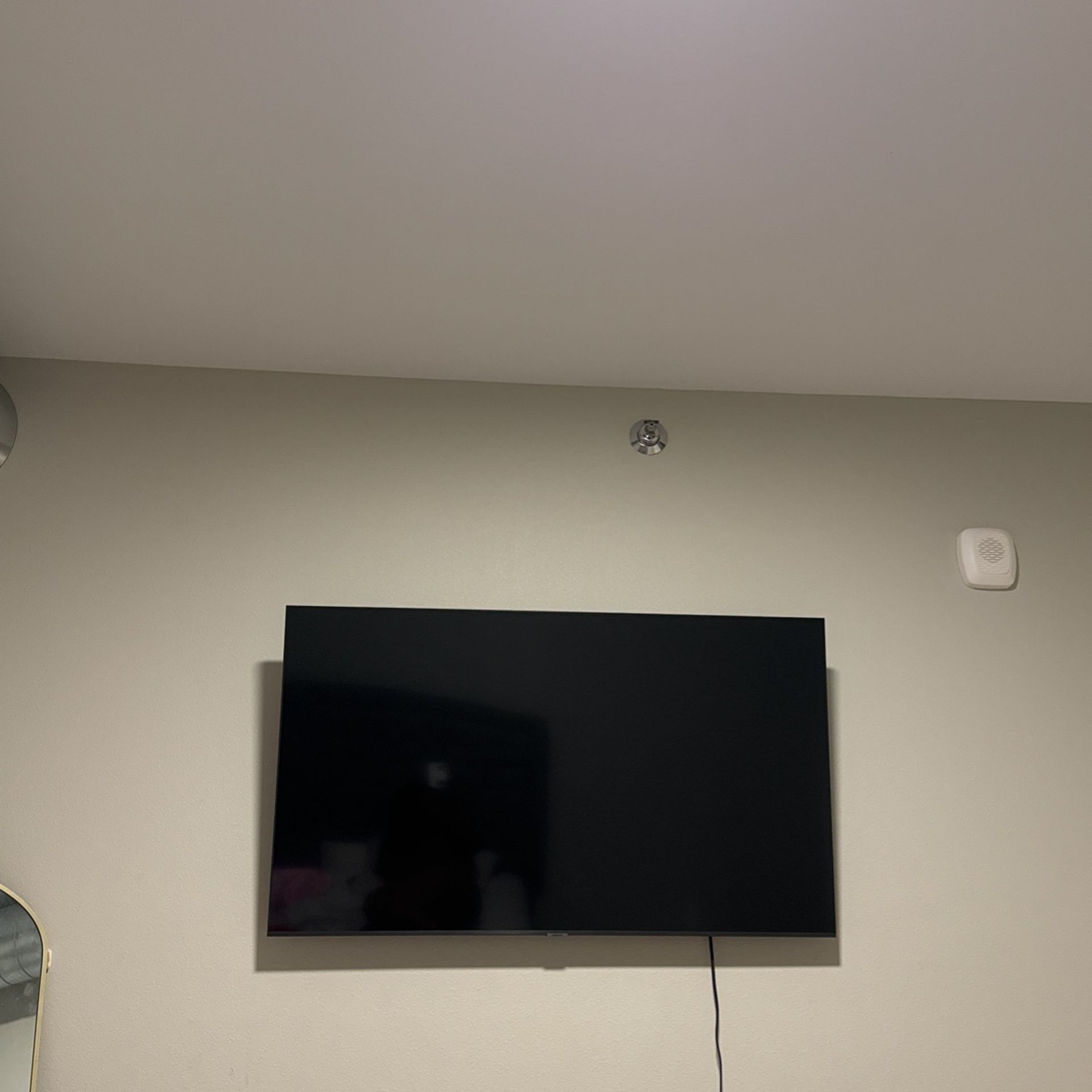 55” Samsung Smart Tv With Wall Mount 