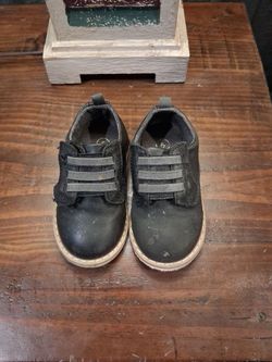 Cat and Jack Black Size 5 Toddler Shoe with Velcro Closure