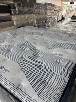 King Sizes Mattress And Box Spring