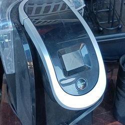 Keurig 2.0 Coffee Maker – Black & Silver – Works Great!