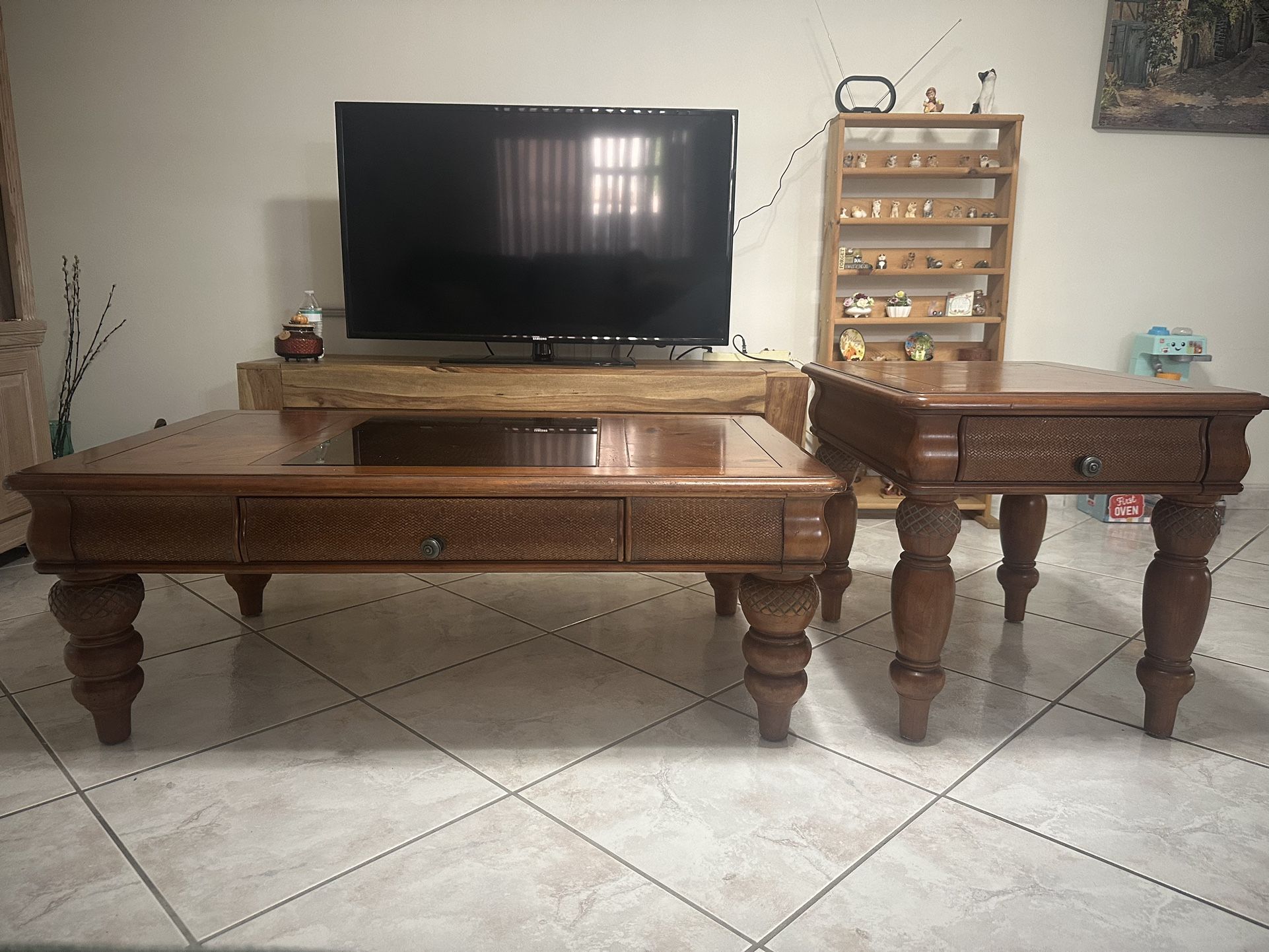 Solid Wood Coffee Table & End Table Set – Beautiful Carved Detail