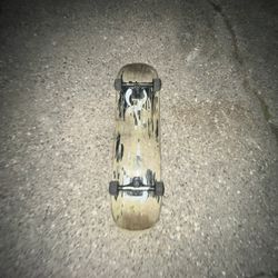 Old Skateboard 