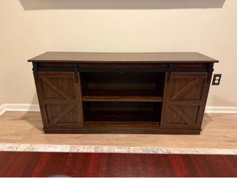 Farmhouse TV stand - Entertainment Center