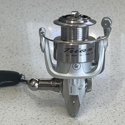 Pflueger Trion SP30 Spinning Reel EXCELLENT CONDITION!