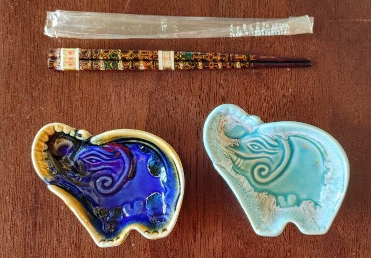 Vintage Japanese Chopsticks And Elephant Sauce Dishes