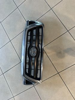 2012 - 2015 Toyota Tacoma Front Grille Complete