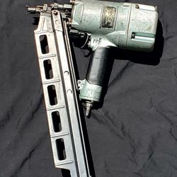 HITACHI Framing Nail Gun with adjuster