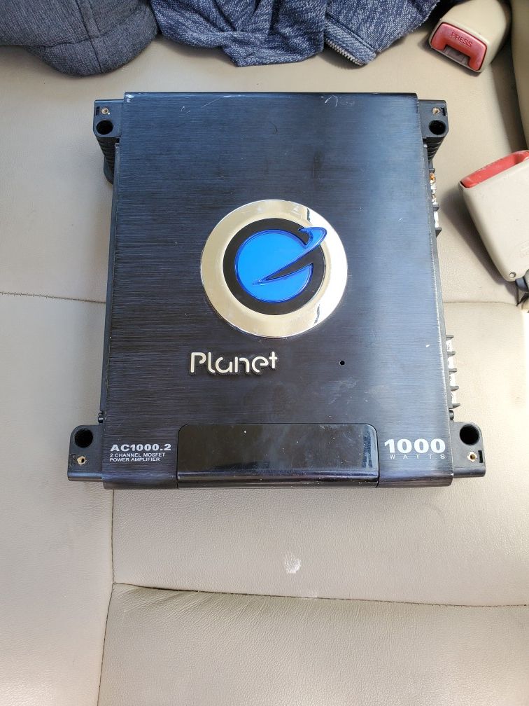 Planet Audio amplifier