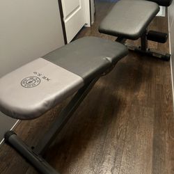 Gold s Gym XR 5.9 Slant Bench Multi Position Weight Bench Adjusts to Incline Decline or Flat for Sale in Midland TX OfferUp
