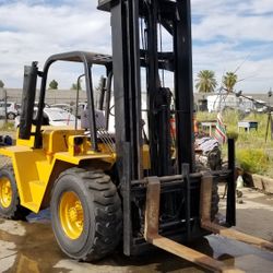 Caterpillar All Terran 6000 Lb Forklift 