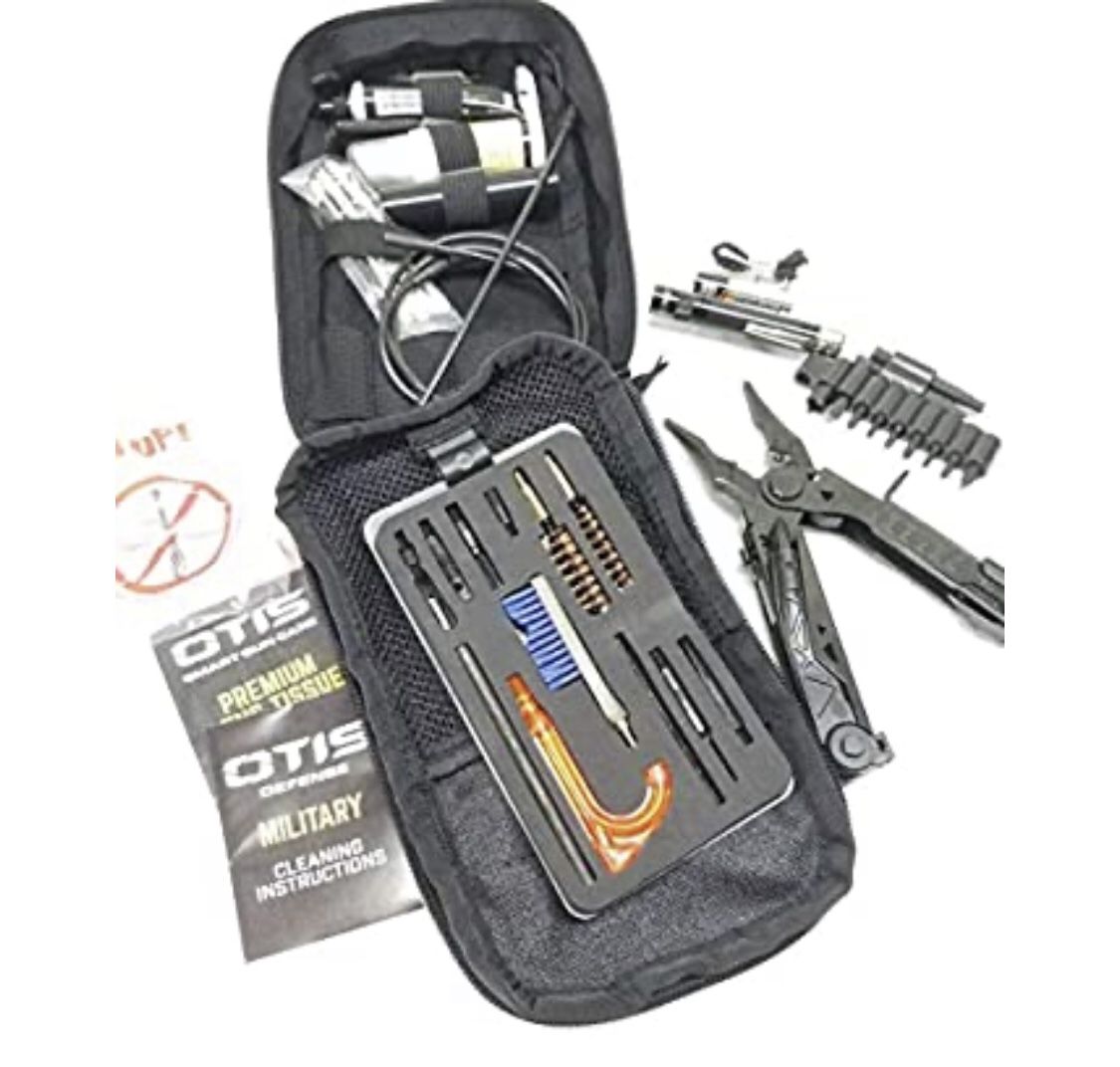 Gerber/Otis 5.56MM Soldier Tool Kit (Cleaning Kit, Gerber, Flashlight)