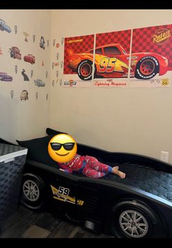 Race car toddler bed