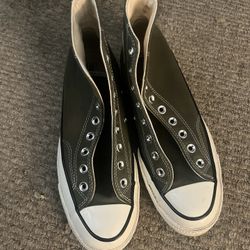 Lightly worn high top converse size 8.5