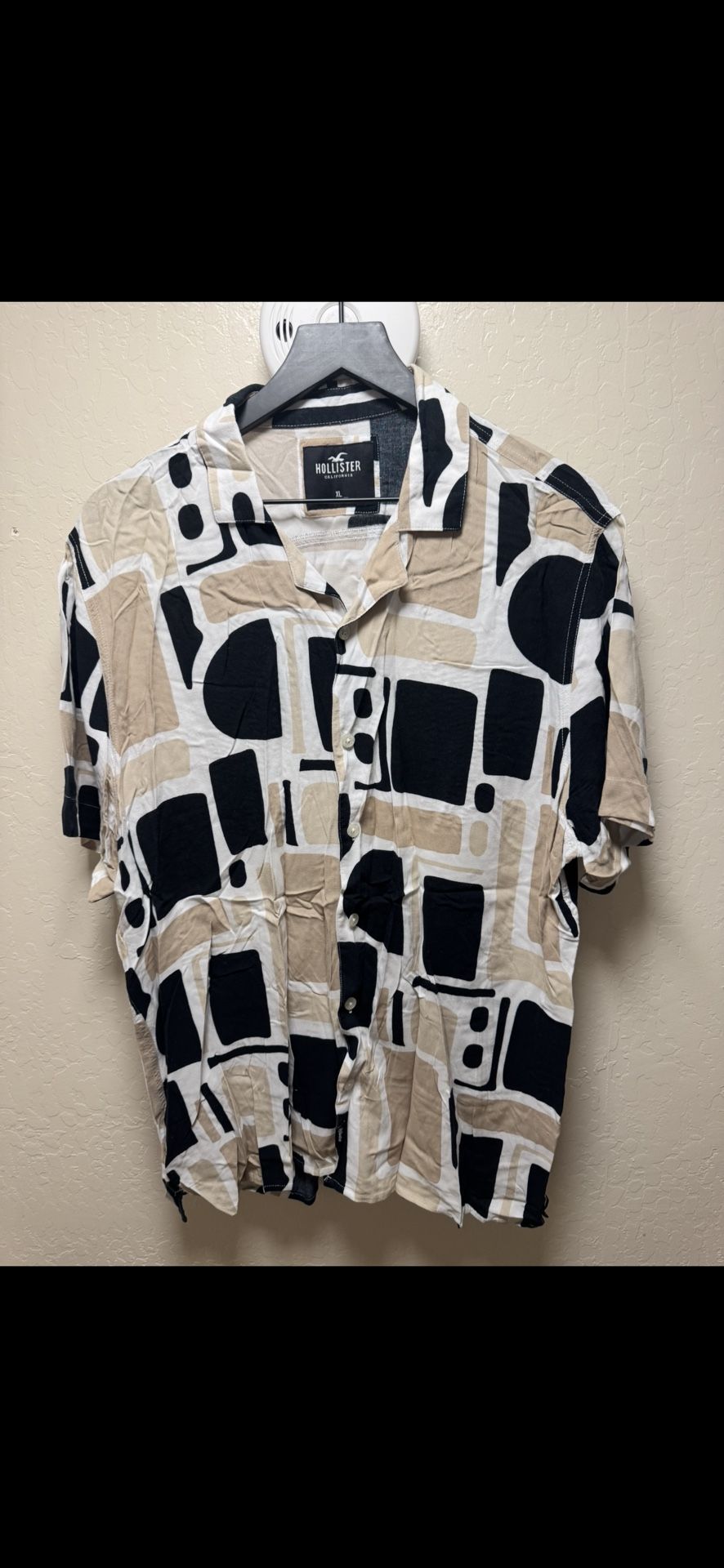 Men’s Hollister Shirt