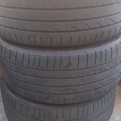 235 / 40 / R19