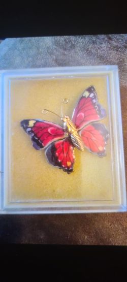 VINTAGE BUTTERFLY 🦋 PIN