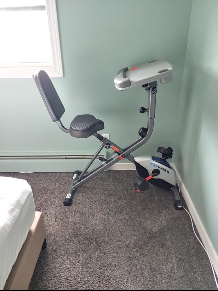 Exerpeutic ExerWorK 1000 Fully Adjustable Desk Folding Exercise Bike with Pulse for Sale in Brooklyn NY OfferUp