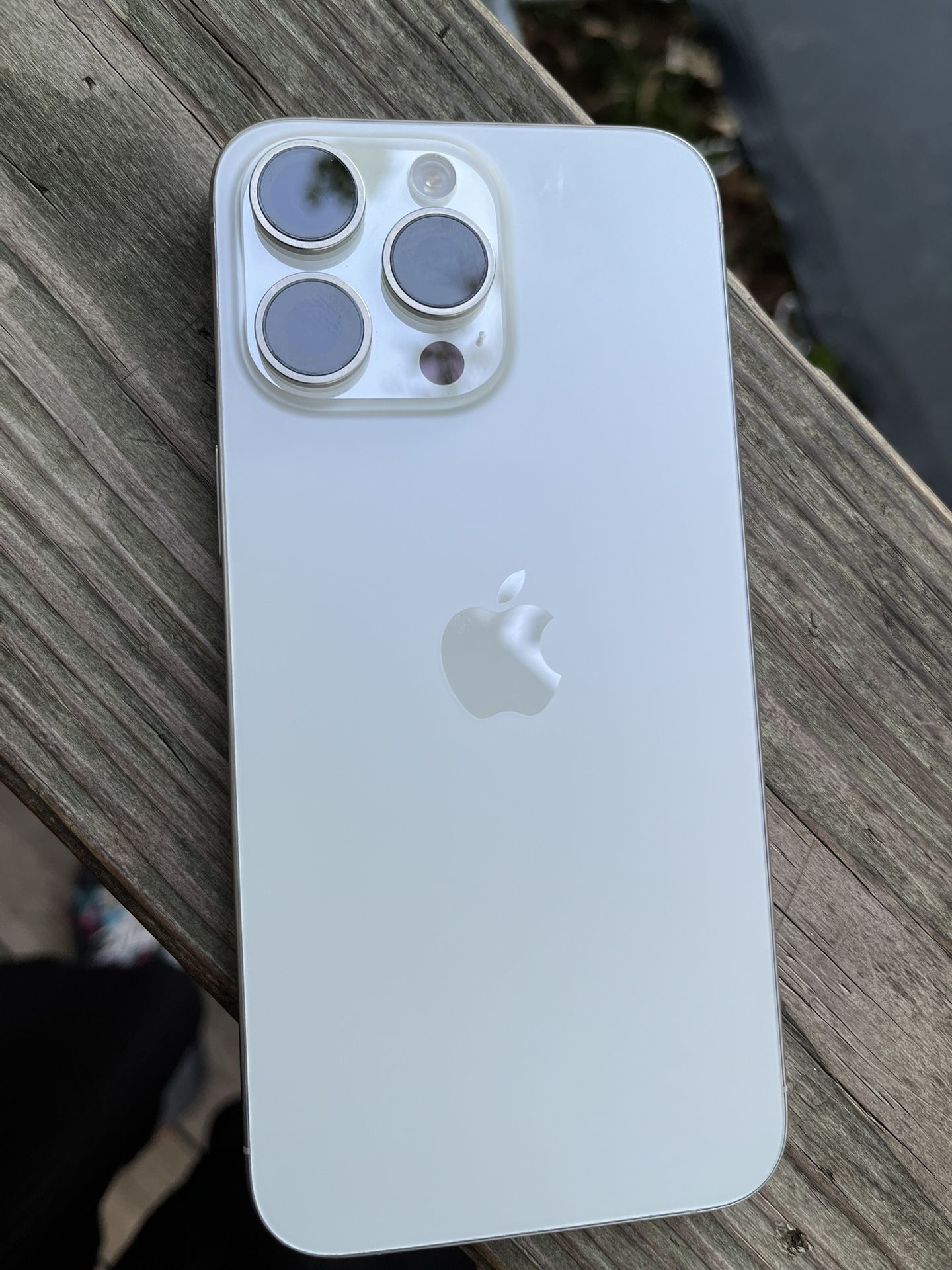 iPhone 15 Pro Max