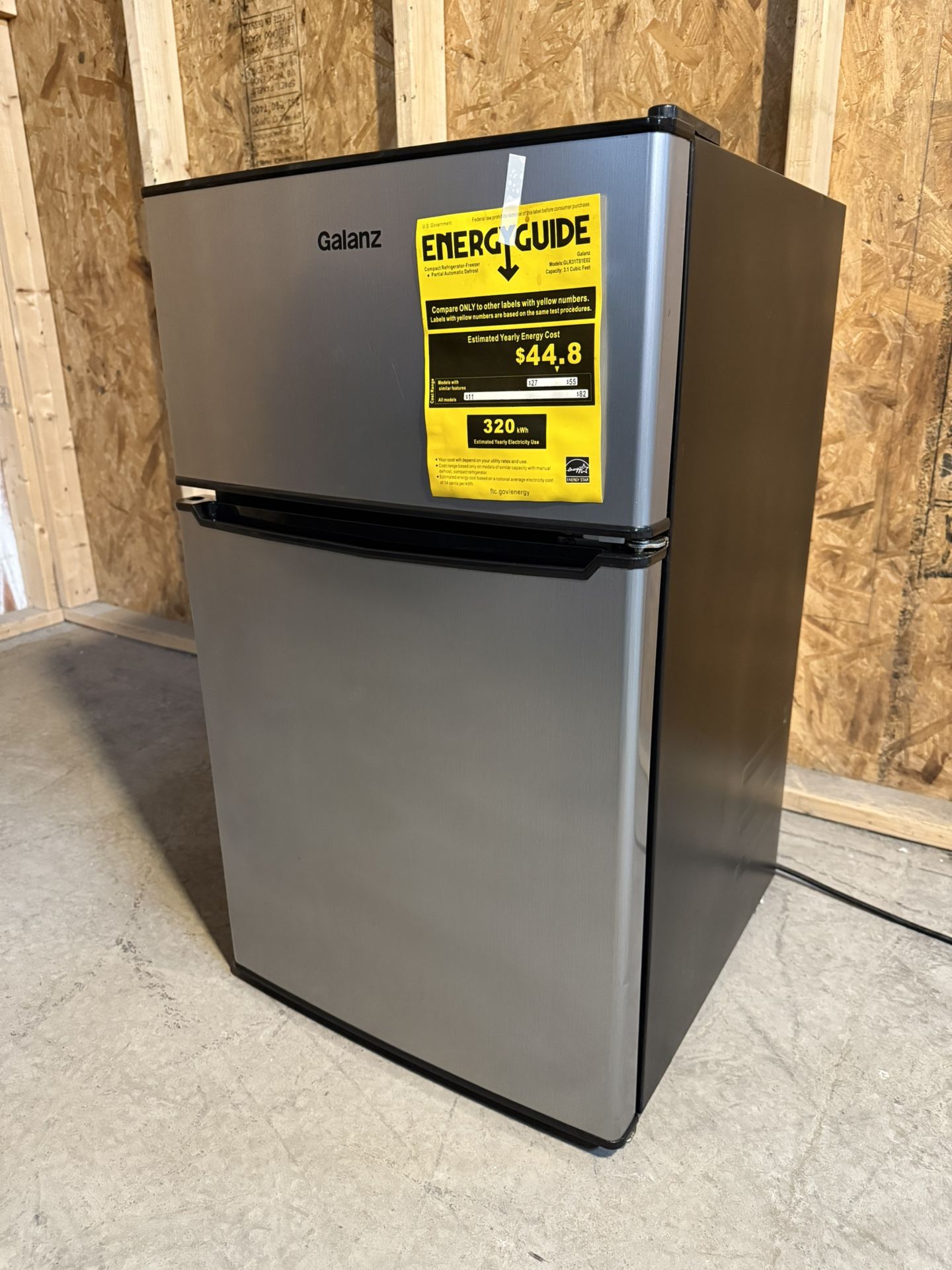 Galanz 3.1 CF Mini Fridge + Freezer - Delivery Available!