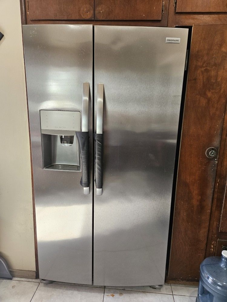 Frigidaire Refrigerator