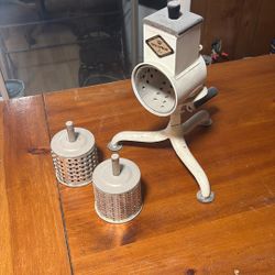Supreme Vintage Grater With three Different Inserts