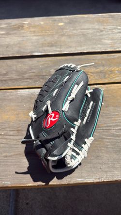Rawlings softball glove