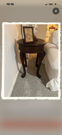Vintage round mahogany drum table