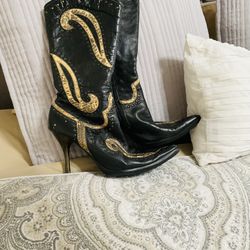 Women’s Leather Boots Size 9