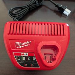 Milwaukee M12 Charger 
