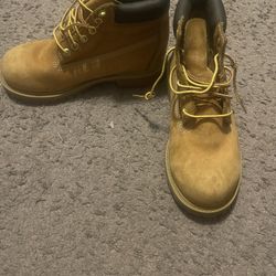 Big Kids Size 2 Wheat Timberlands