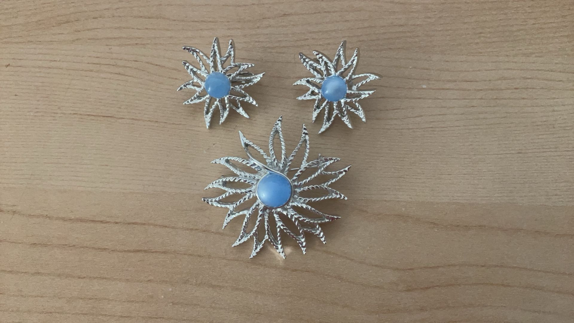 Vintage Sarah Coventry Brooch & Clip Earring Set